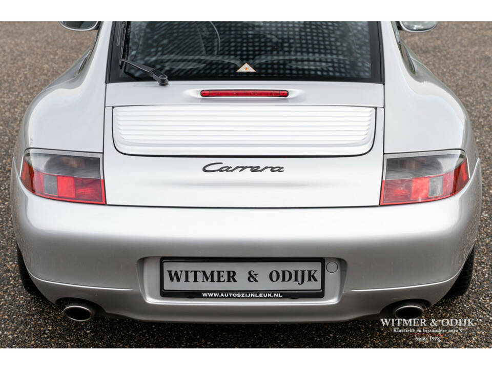 Image 21/28 of Porsche 911 Carrera (2000)