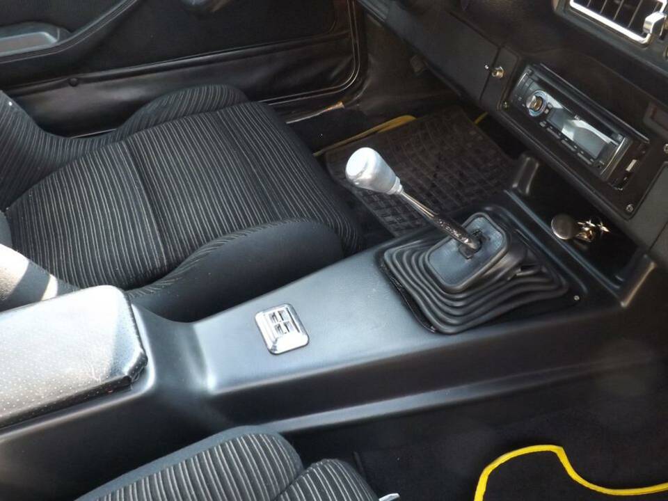 Image 21/50 of Chevrolet Camaro IROC-Z 350 (1974)