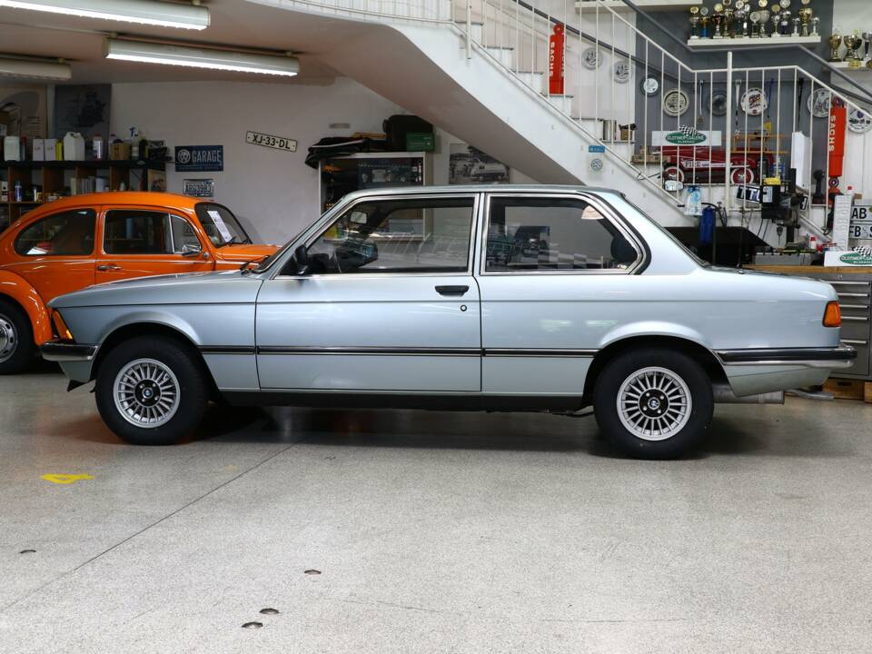 Immagine 12/22 di BMW 318i (1981)