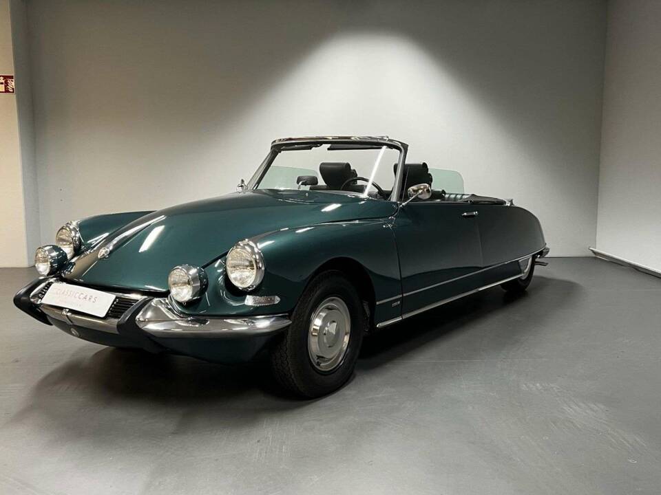 Image 1/15 de Citroën DS 21 (1969)