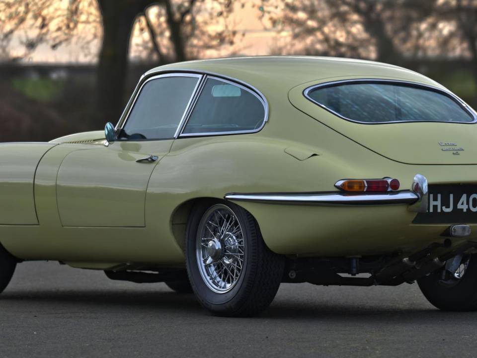 Immagine 10/50 di Jaguar E-Type 4.2 (1965)