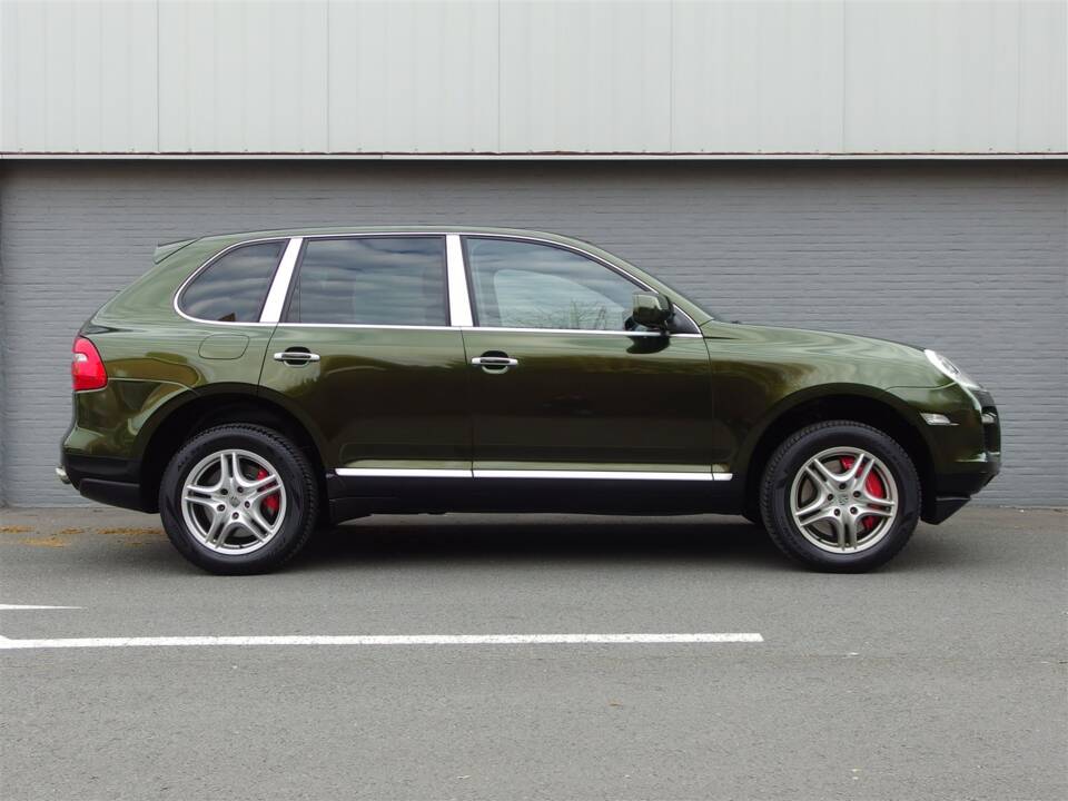 Image 6/99 of Porsche Cayenne Turbo (2007)