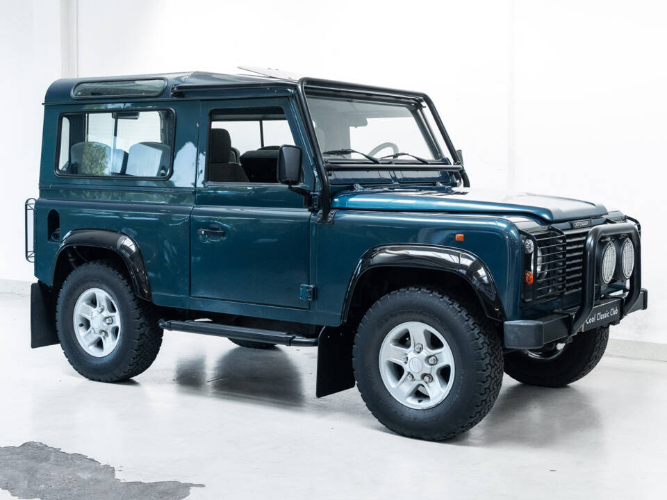 Image 42/43 of Land Rover Defender 90 &quot;50th Anniversary&quot; (1998)