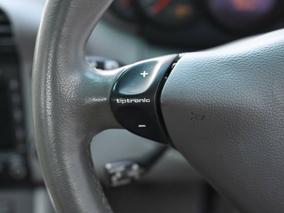 Bild 40/50 von Porsche 911 Carrera 4S (2004)