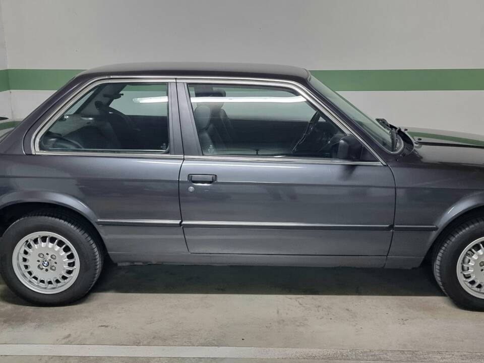 Image 50/100 of BMW 323i (1984)