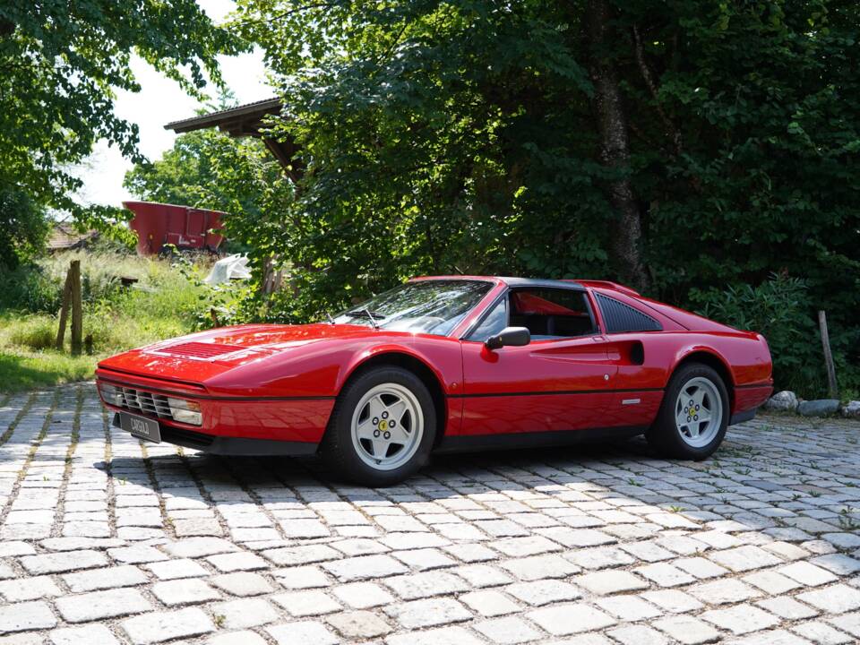 Bild 10/12 von Ferrari 328 GTS (1988)