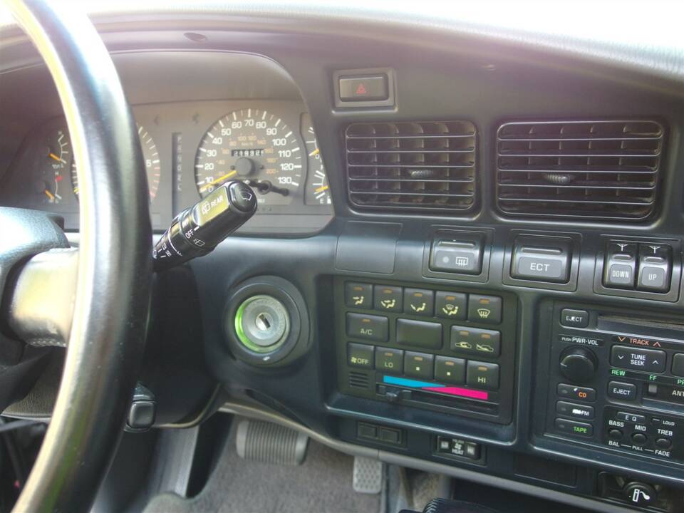 Image 40/99 de Toyota Land Cruiser J80 (1994)
