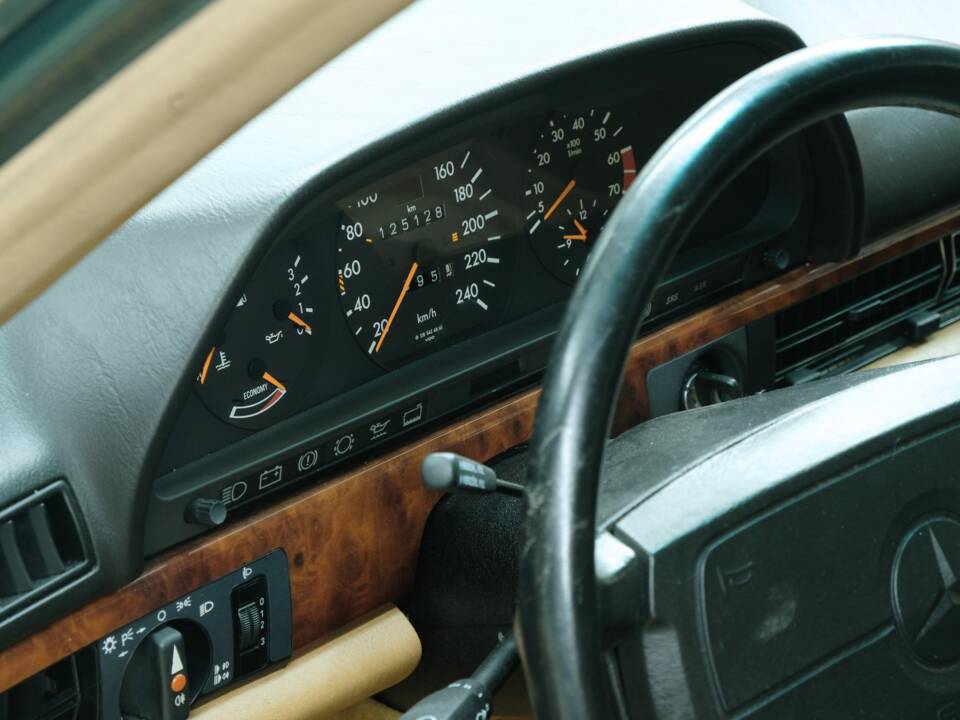 Bild 35/50 von Mercedes-Benz 420 SEL (1990)