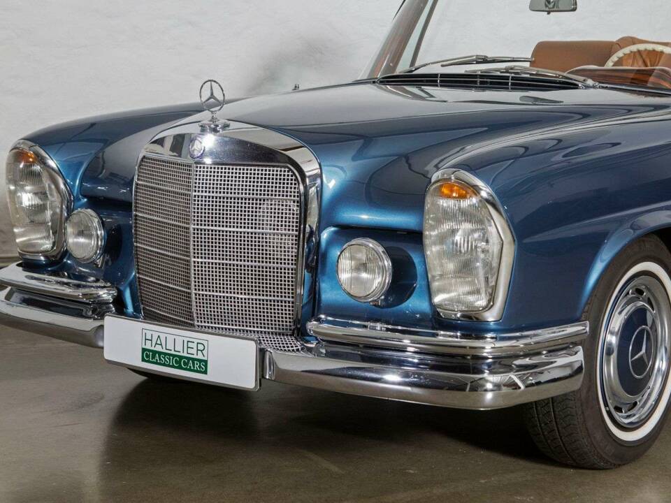 Image 6/20 de Mercedes-Benz 220 SE b (1965)
