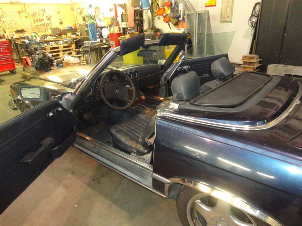 Image 12/50 of Mercedes-Benz 380 SL (1982)
