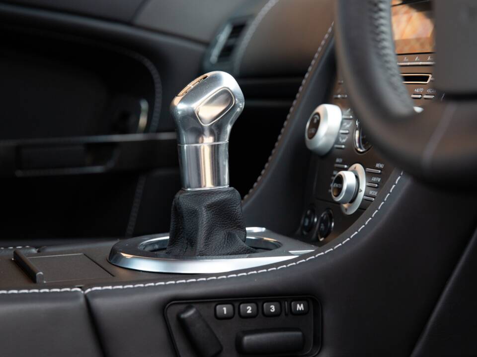 Bild 48/79 von Aston Martin V12 Vantage (2011)