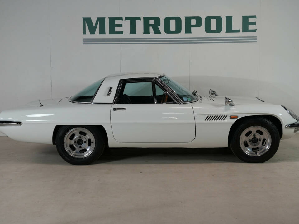 Image 19/32 of Mazda 110 S Cosmo Sport (1968)