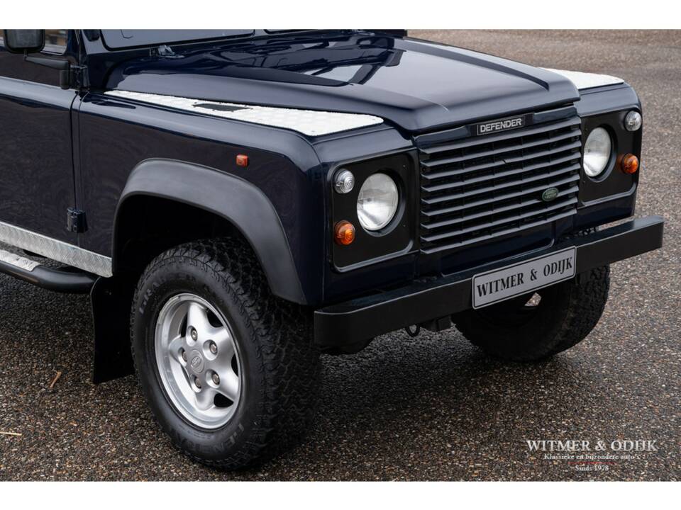 Image 22/27 of Land Rover Defender 90 (1998)