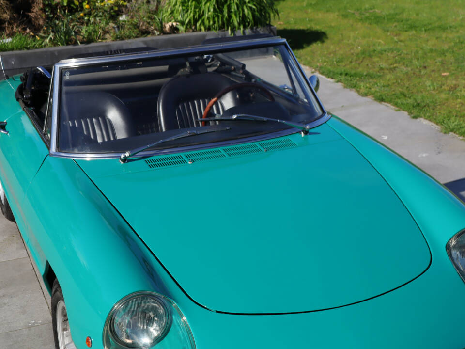 Image 48/50 of Alfa Romeo 1750 Spider Veloce (1969)