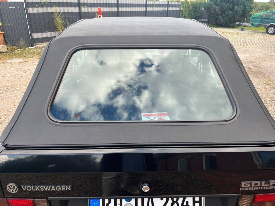 Image 30/78 de Volkswagen Golf Mk I Convertible 1.8 (1989)