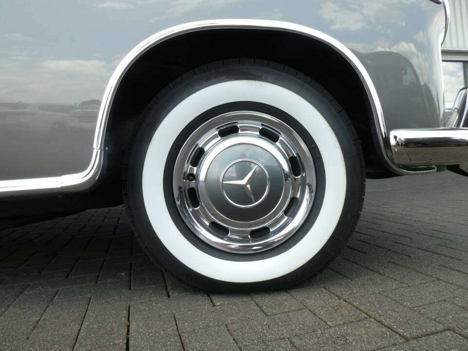 Image 23/23 of Mercedes-Benz 220 SE Cabriolet (1959)