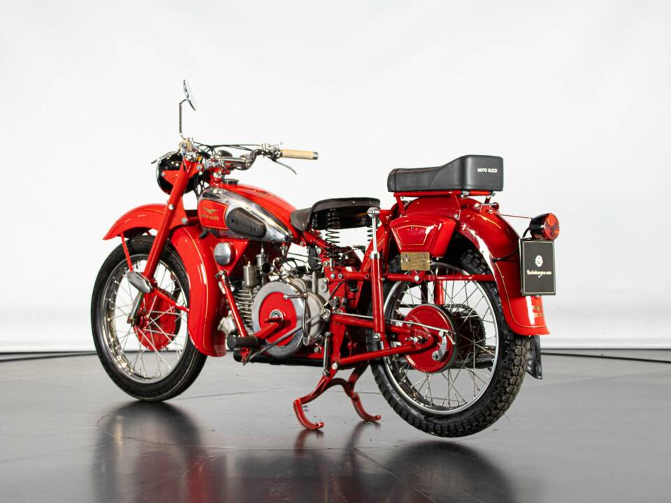 Imagen 2/50 de Moto Guzzi DUMMY (1952)
