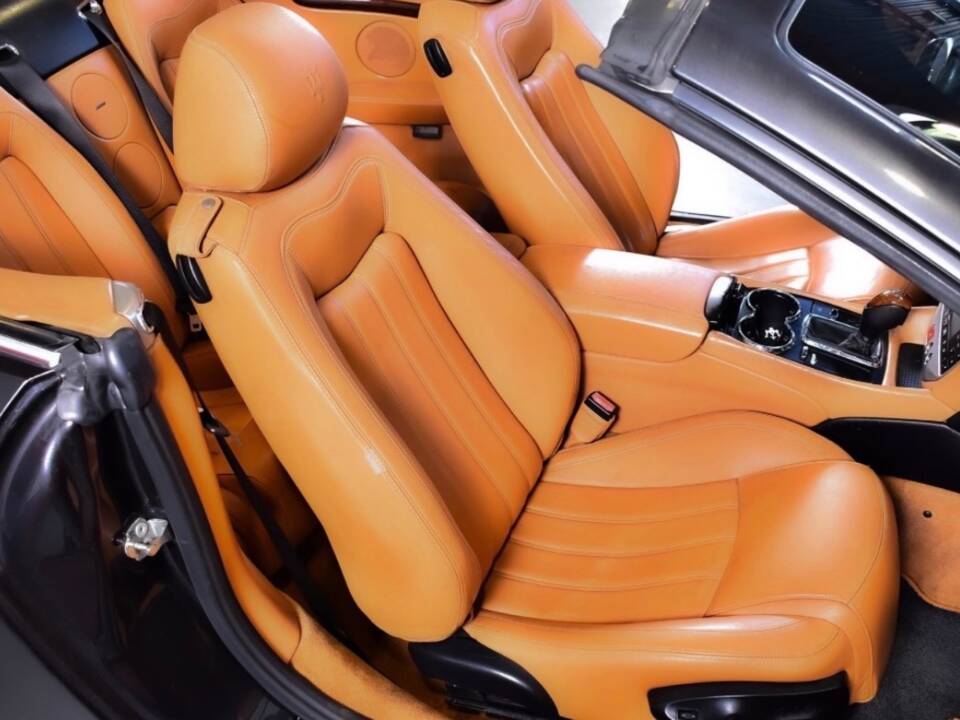 Bild 43/59 von Maserati GranCabrio 4.7 (2010)