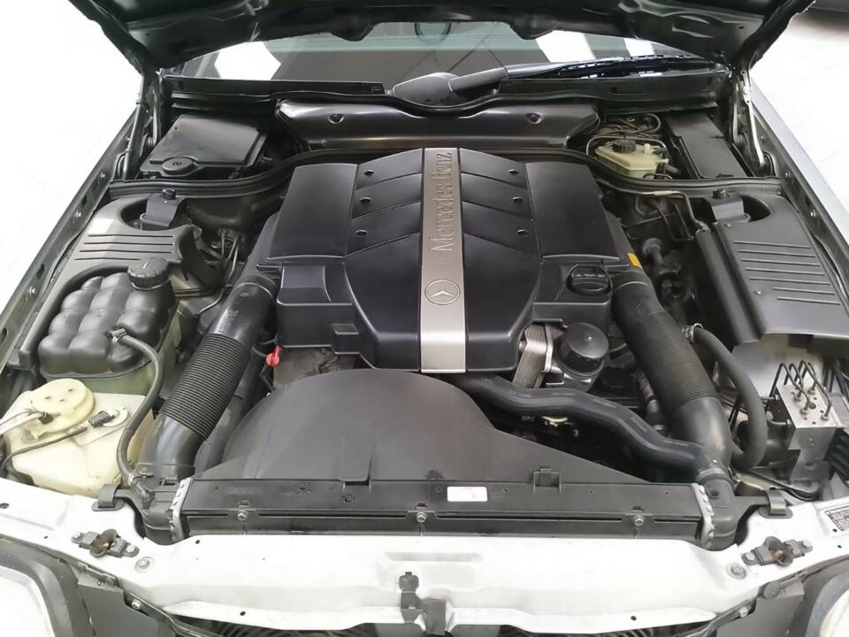 Imagen 35/46 de Mercedes-Benz SL 280 (1999)