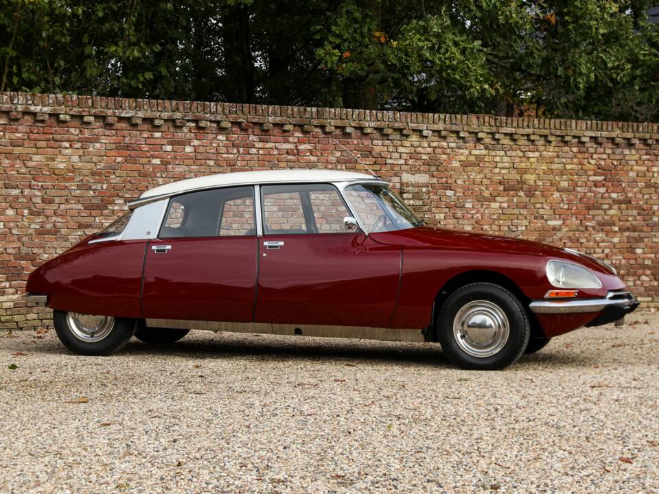 Image 50/50 de Citroën DS 21 (1971)
