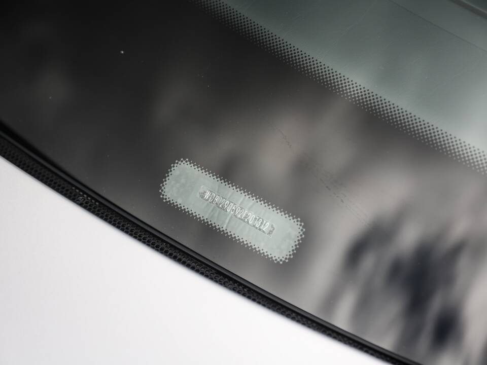 Image 42/43 of Mercedes-Benz SL 280 (2002)