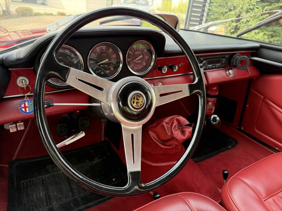 Image 2/8 of Alfa Romeo Giulia Sprint Speciale (1964)