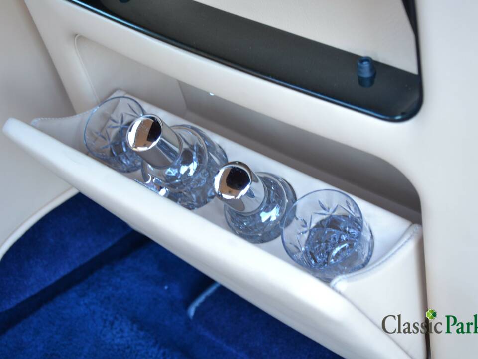 Bild 42/50 von Bentley Arnage Red Label (2002)