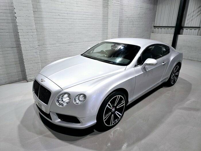 Image 2/7 of Bentley Continental GT V8 (2012)