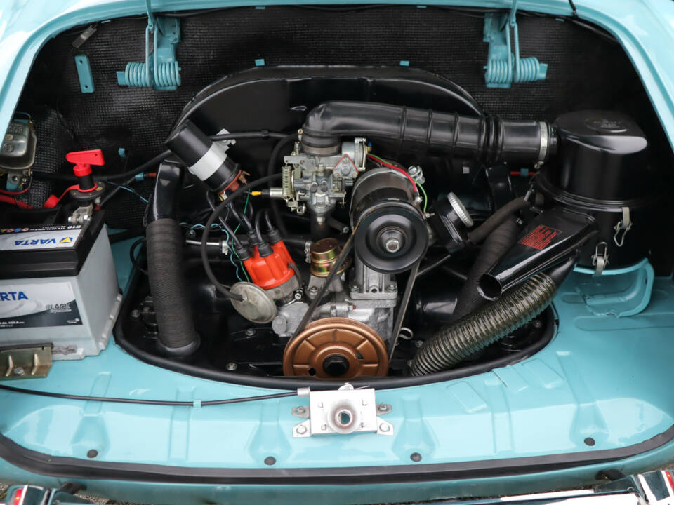 Image 18/50 of Volkswagen Karmann Ghia 1600 (1970)