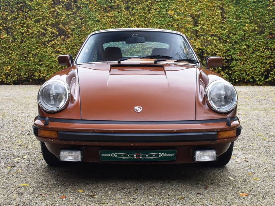 Image 4/37 de Porsche 911 Carrera 3.0 (1977)