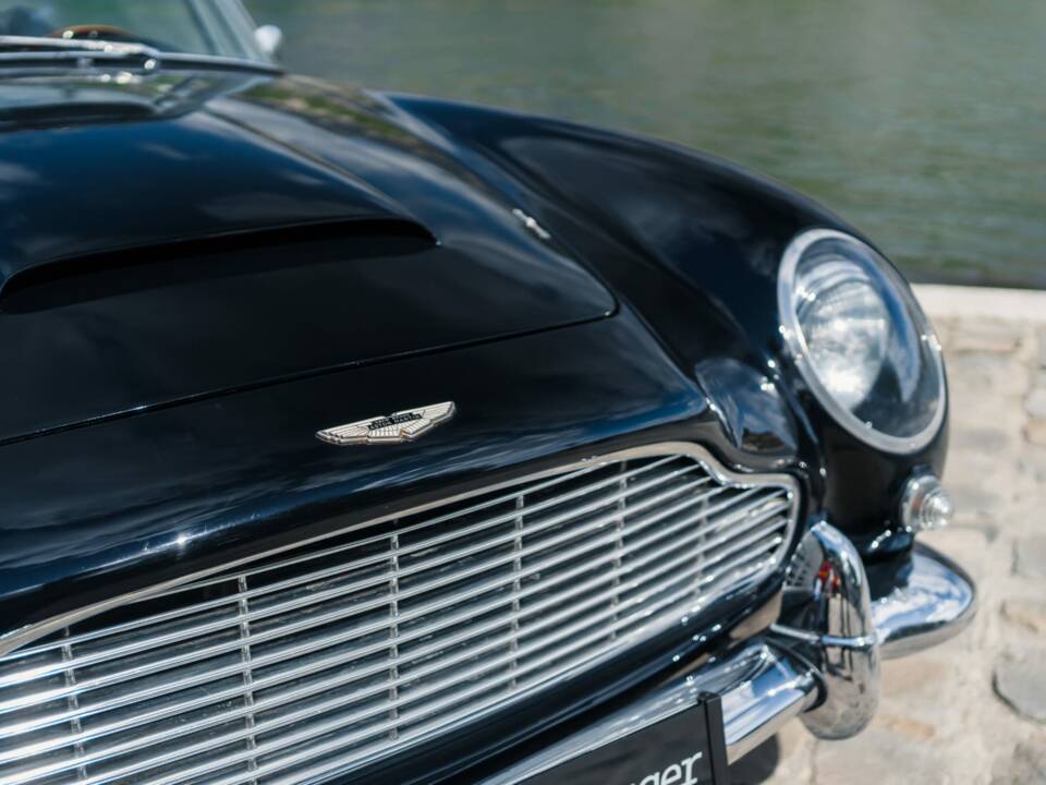 Afbeelding 16/75 van Aston Martin DB 5 Volante (1964)