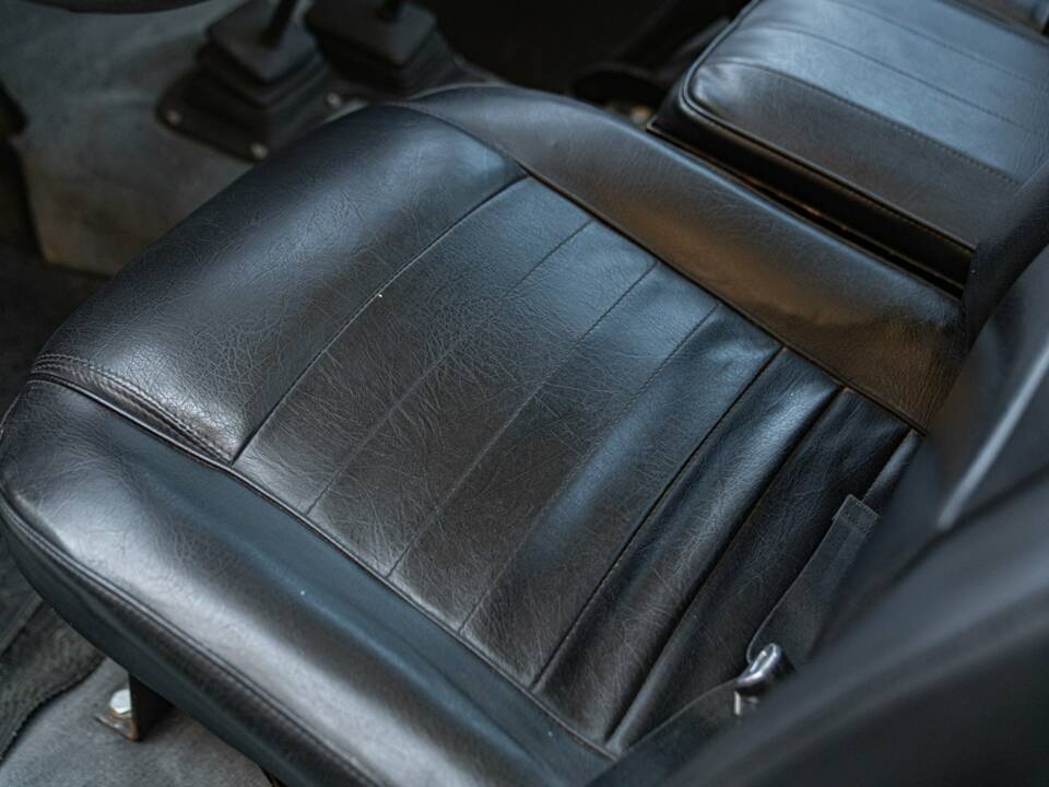 Image 43/50 of Jeep CJ-8 (1984)