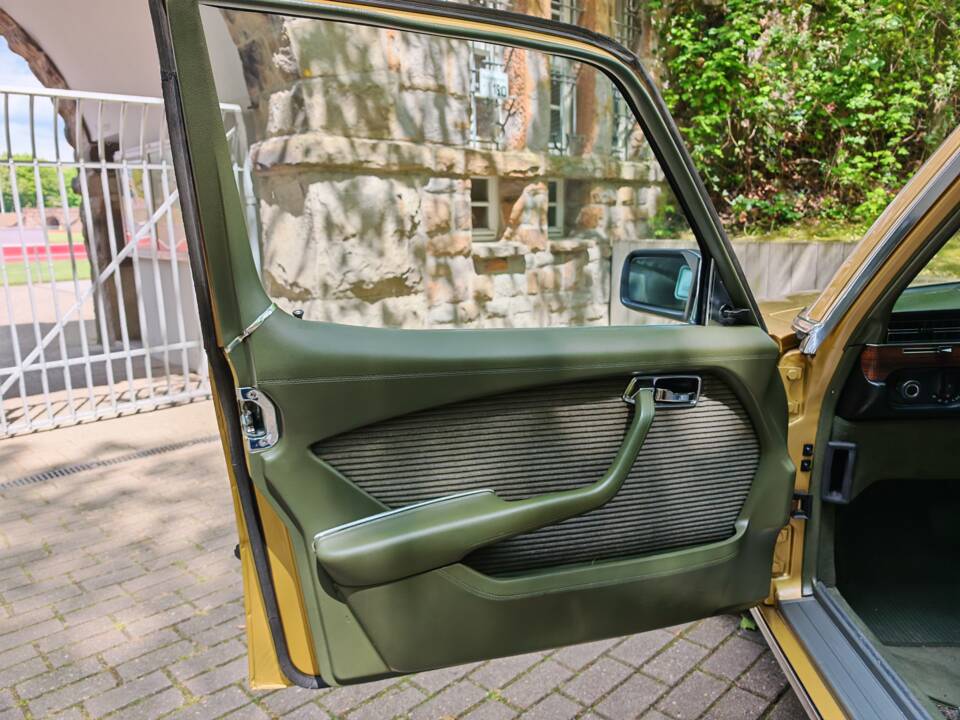 Bild 16/28 von Mercedes-Benz 280 SE (1974)