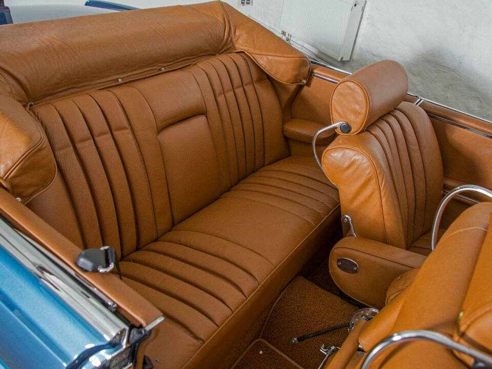 Image 16/20 de Mercedes-Benz 220 SE b (1965)