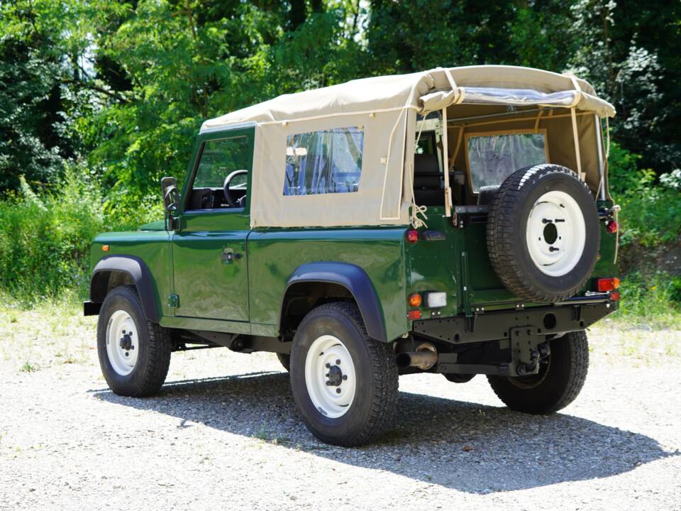 Image 38/64 of Land Rover Defender 90 Td5 (1999)