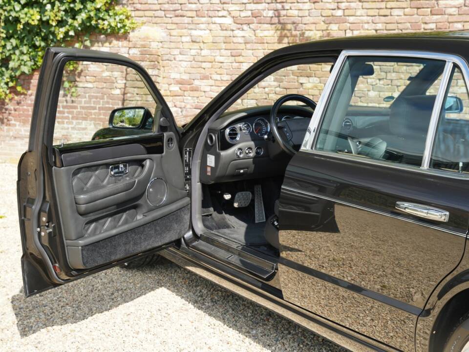 Image 40/50 of Bentley Arnage T (2007)