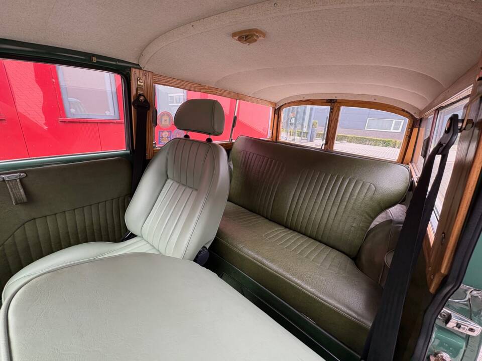 Image 7/16 of Morris Minor 1000 Traveller (1965)