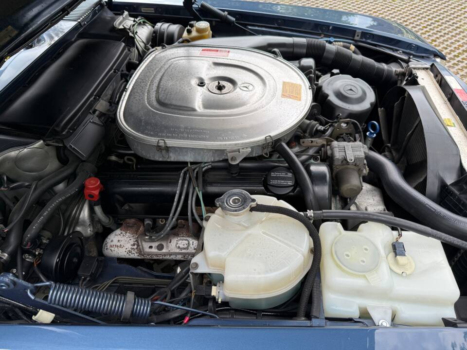 Image 23/30 of Mercedes-Benz 560 SL (1987)