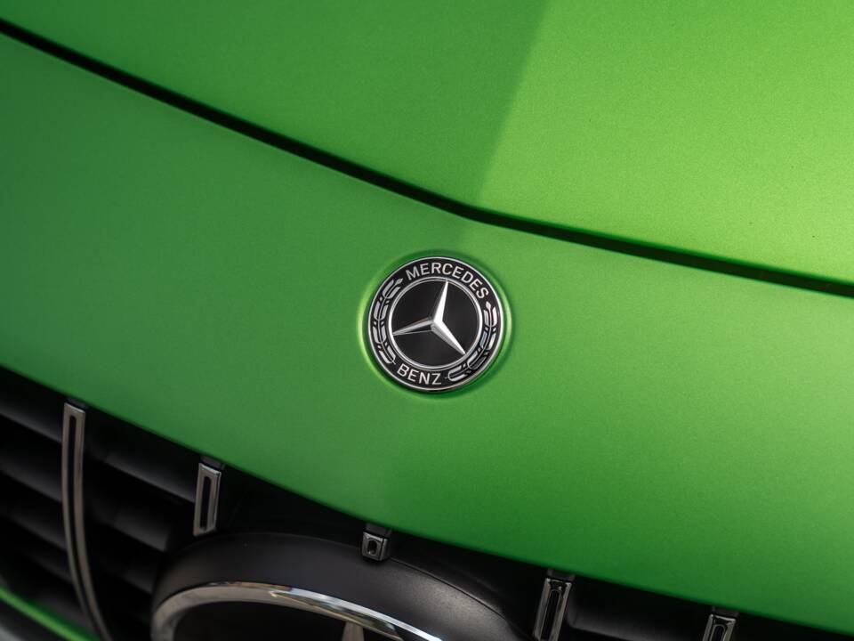 Image 14/67 of Mercedes-AMG GT-R (2018)