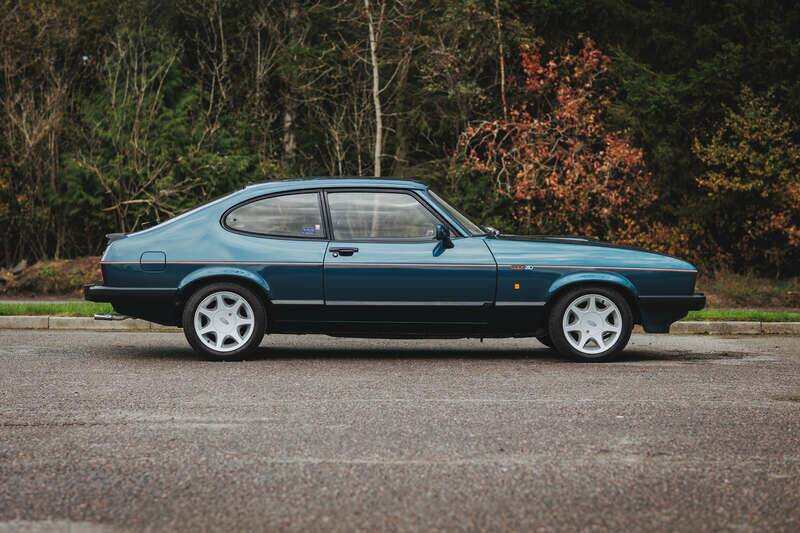 Bild 6/9 von Ford Capri 2,8i (1987)