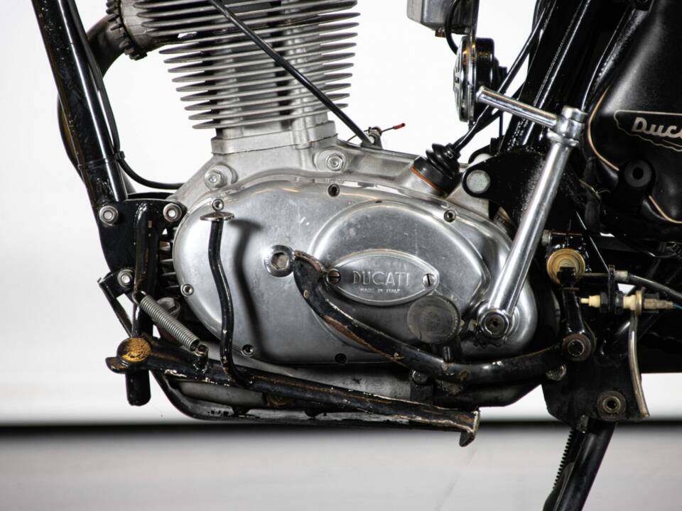 Bild 21/50 von Ducati 450 Scrambler (1969)