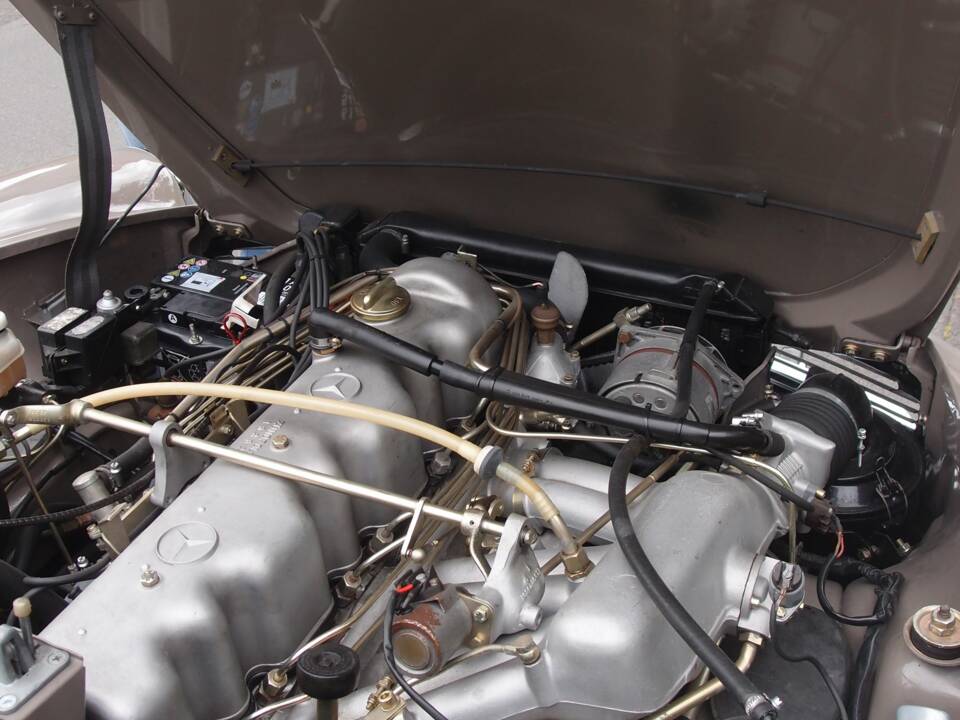 Image 33/99 de Mercedes-Benz 280 SL (1971)