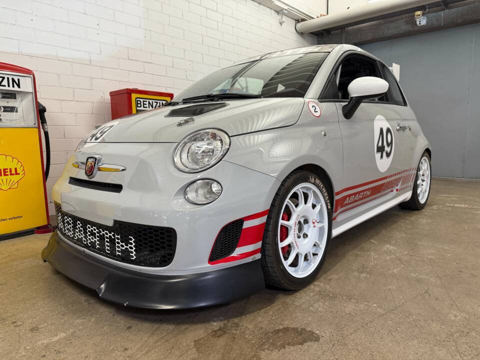 Image 2/17 of Abarth 695 Assetto Corse Evoluzione (2010)