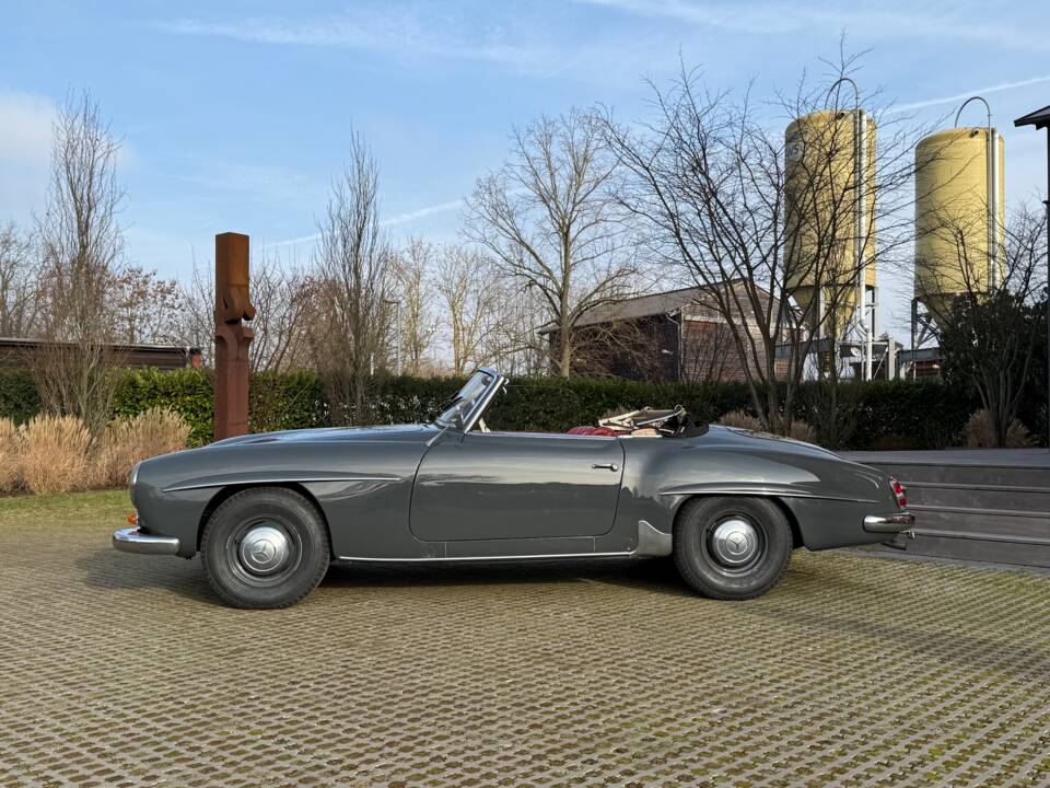 Image 5/25 of Mercedes-Benz 190 SL (1961)