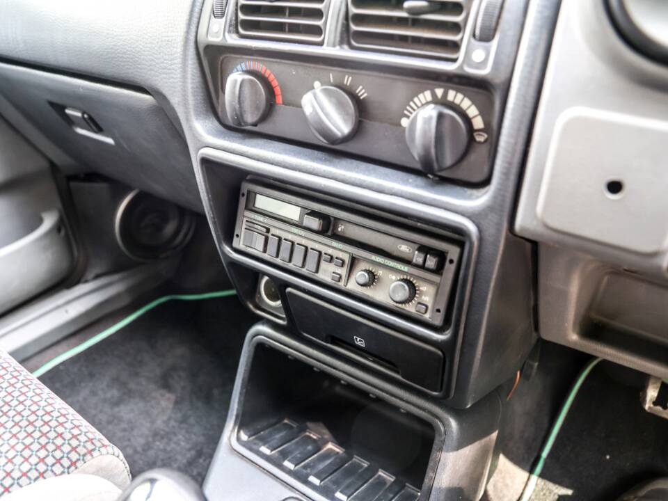 Afbeelding 26/28 van Ford Escort turbo RS (1987)