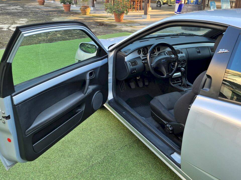 Immagine 18/43 di FIAT Coupé 2.0 20V (1999)