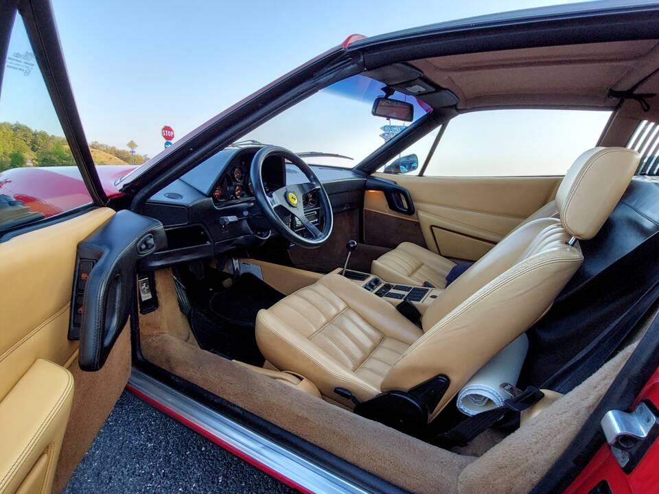 Image 2/12 de Ferrari 328 GTS (1986)