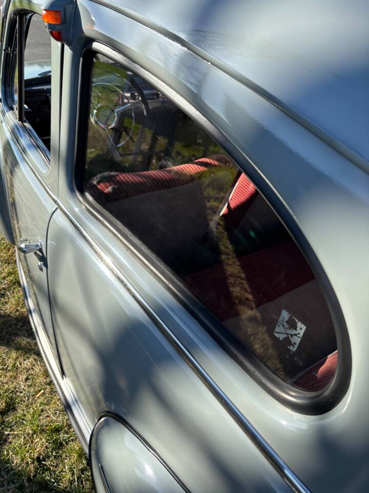 Image 25/133 of Volvo PV 444 (1954)