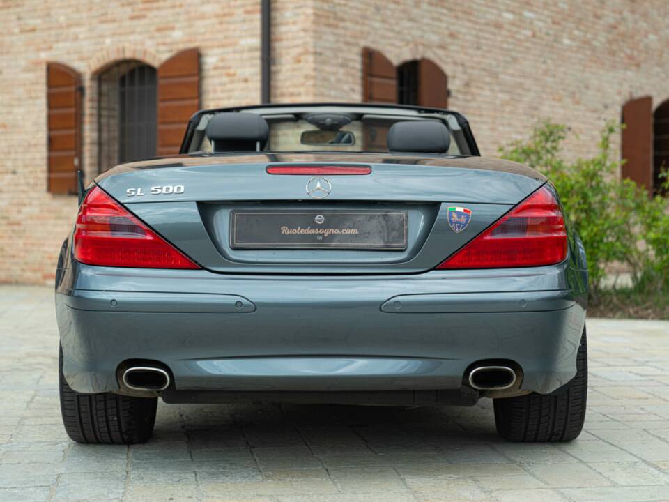 Image 11/50 of Mercedes-Benz SL 500 (2001)