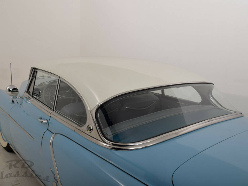 Image 18/48 of Oldsmobile 98 Coupe (1953)